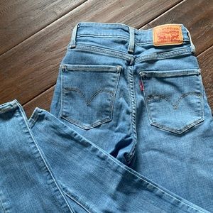 Women’s Levi’s 721 high rise skinny jeans
